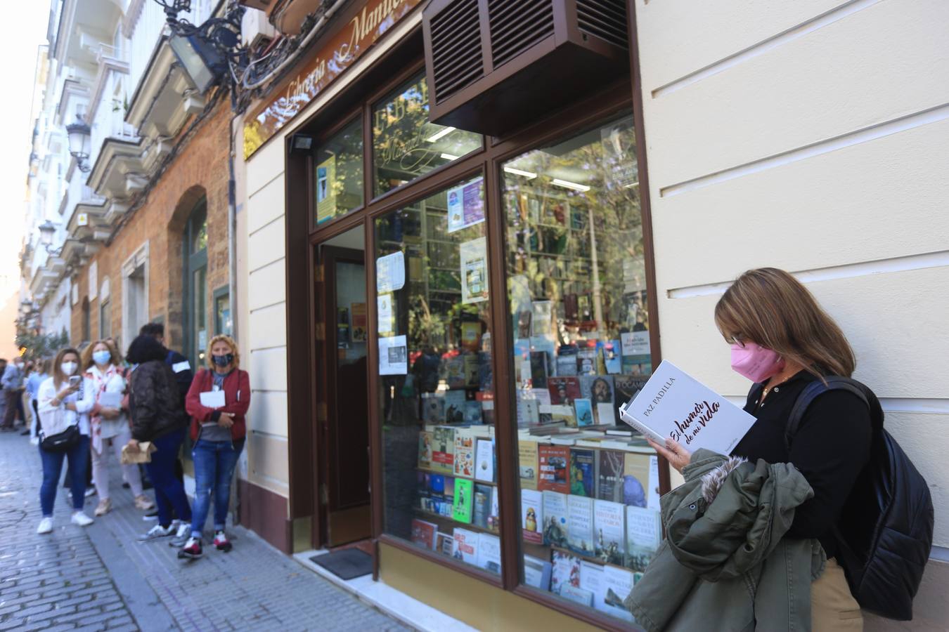 FOTOS: Paz Padilla firma ejemplares de su libro en Cádiz