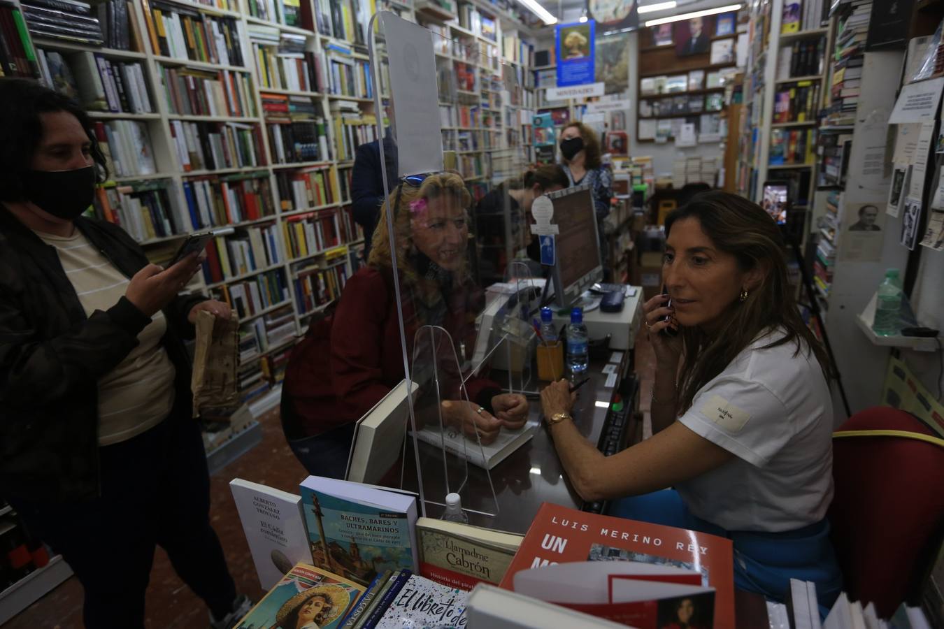 FOTOS: Paz Padilla firma ejemplares de su libro en Cádiz