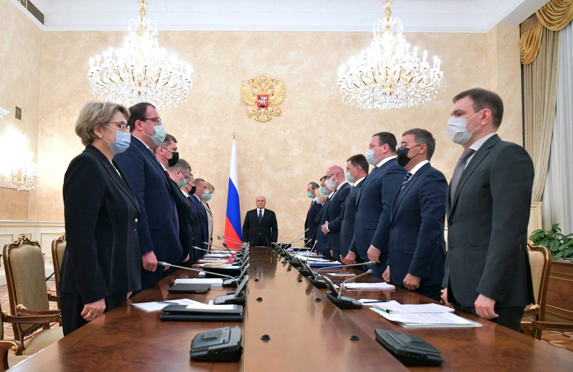 El gobierno ruso ha guardado un minuto de silencio por las víctimas del tiroteo en la escuela de Kazán. 