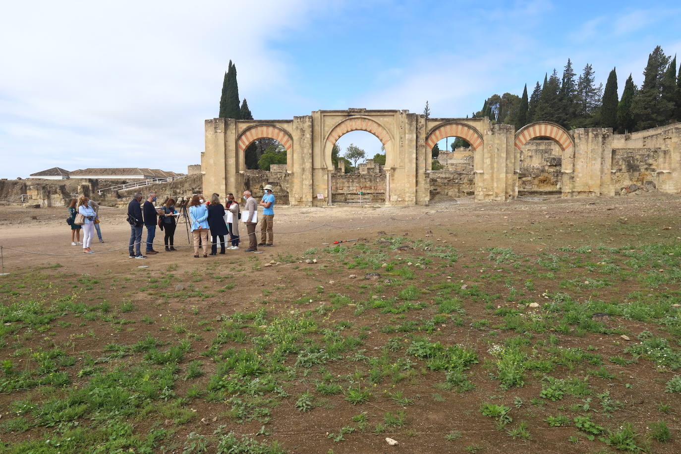 La excavación para delimitar la Plaza de Armas de Medina Azahara, en imágenes