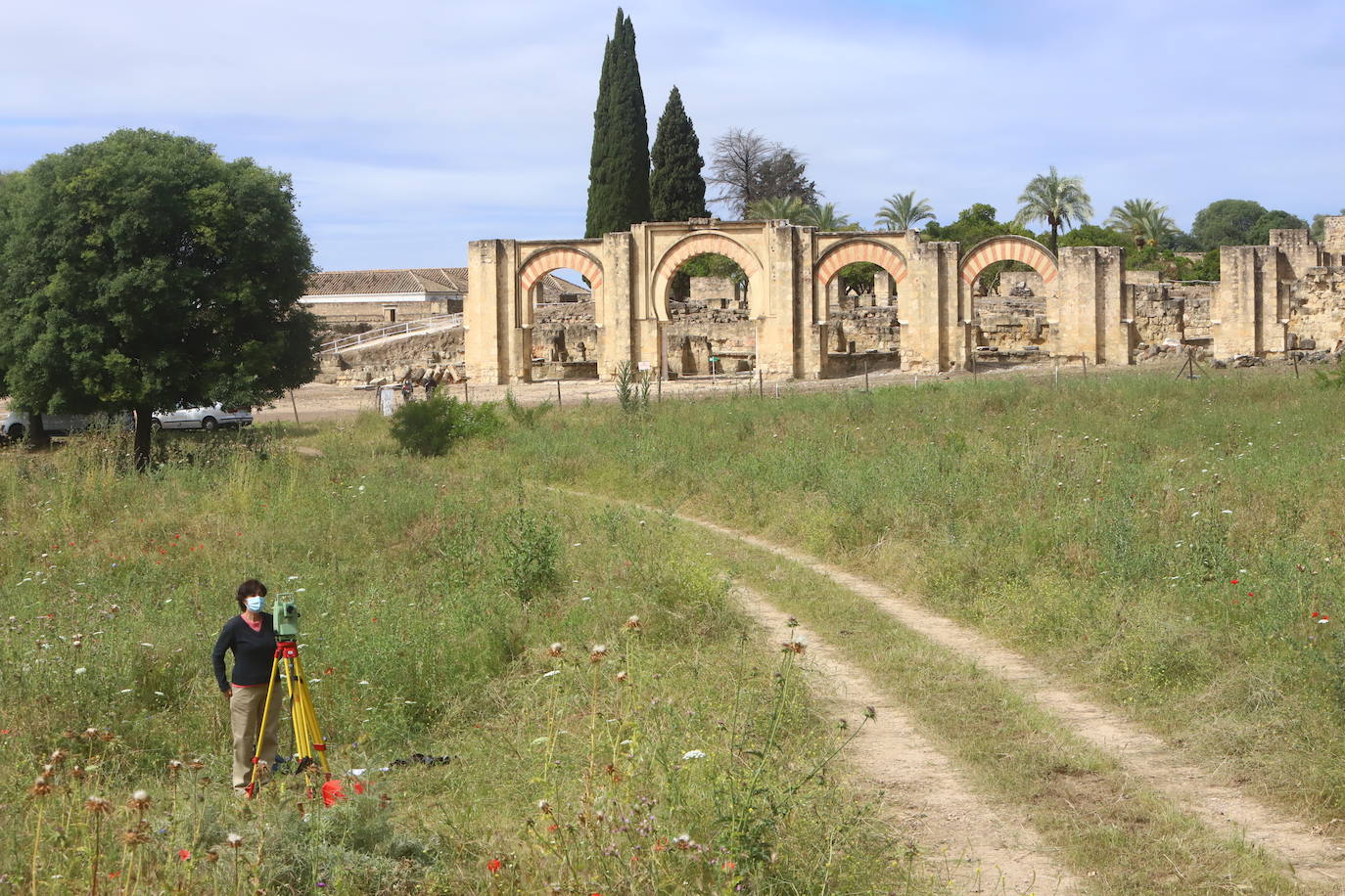 La excavación para delimitar la Plaza de Armas de Medina Azahara, en imágenes