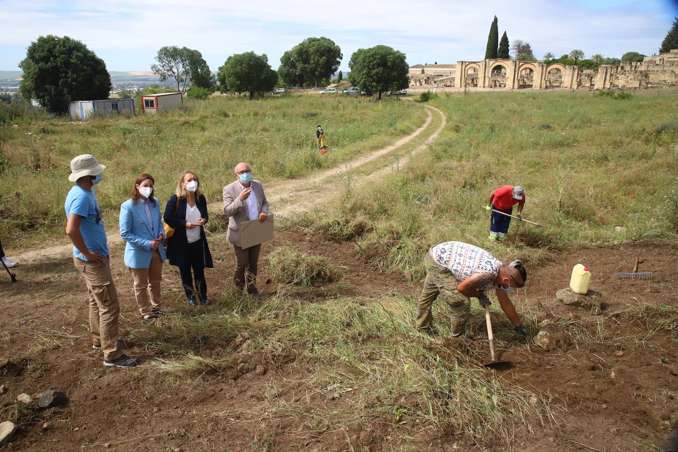 La excavación para delimitar la Plaza de Armas de Medina Azahara, en imágenes