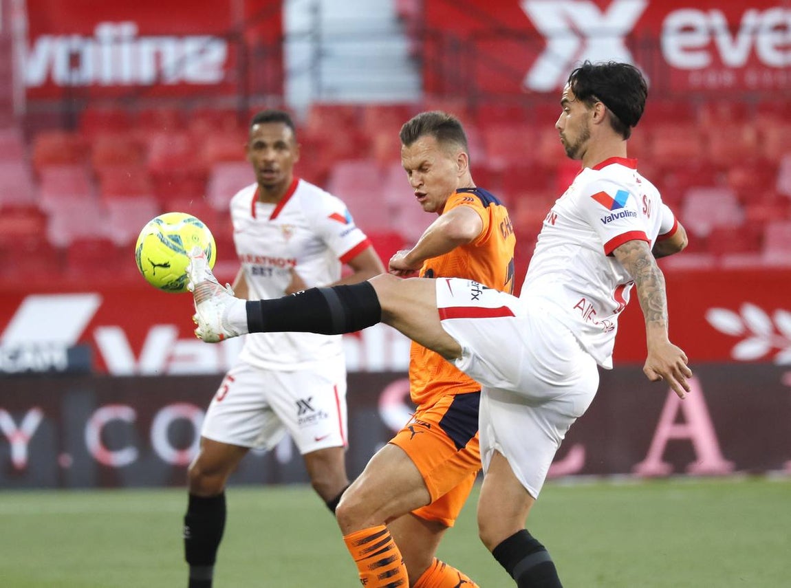 Partido entre el Sevilla F.C. y el Valencia C.F.