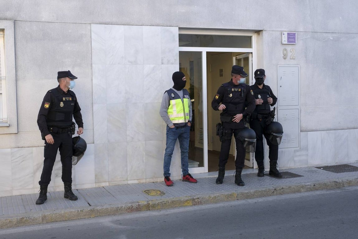 Operación de la Policía Nacional contra el tráfico de drogas en San Fernando