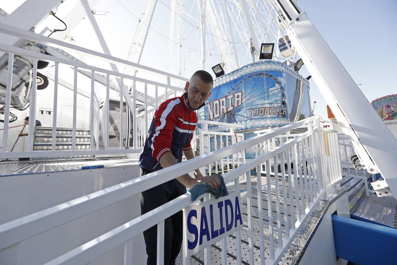 Vive Park Córdoba y los preparativos del parque de atracciones en el Arenal, en imágenes