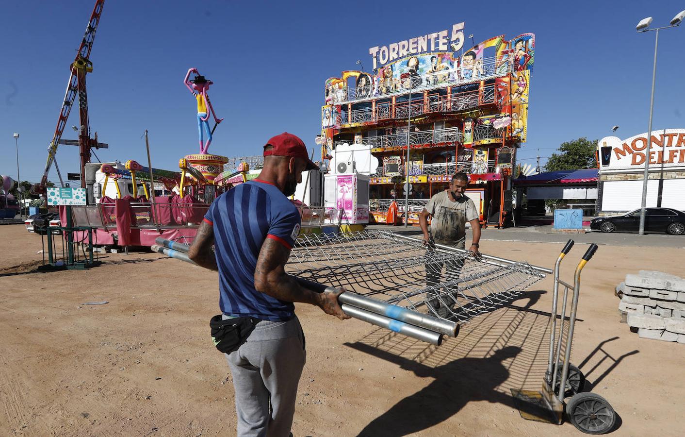 Vive Park Córdoba y los preparativos del parque de atracciones en el Arenal, en imágenes