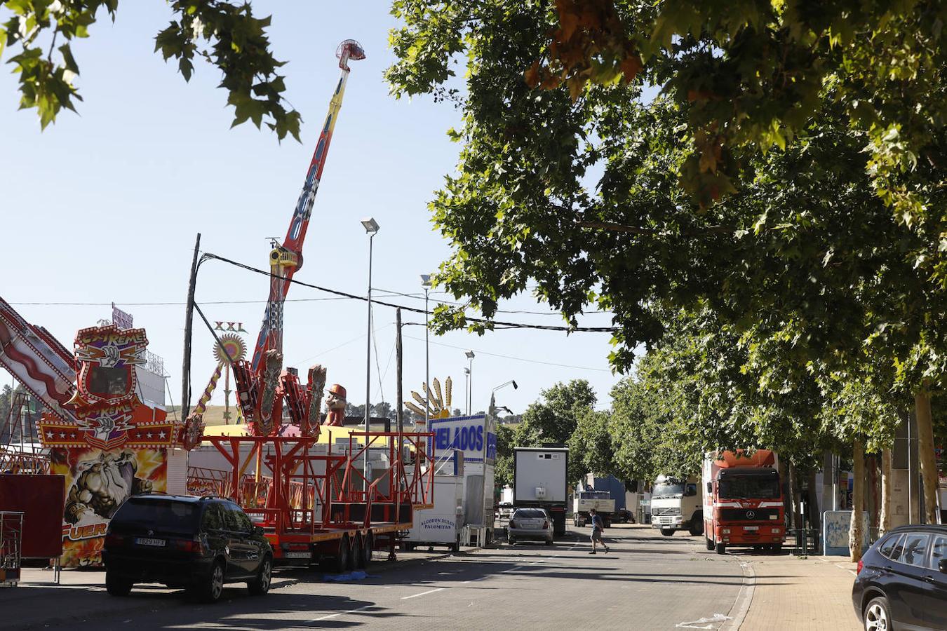 Vive Park Córdoba y los preparativos del parque de atracciones en el Arenal, en imágenes