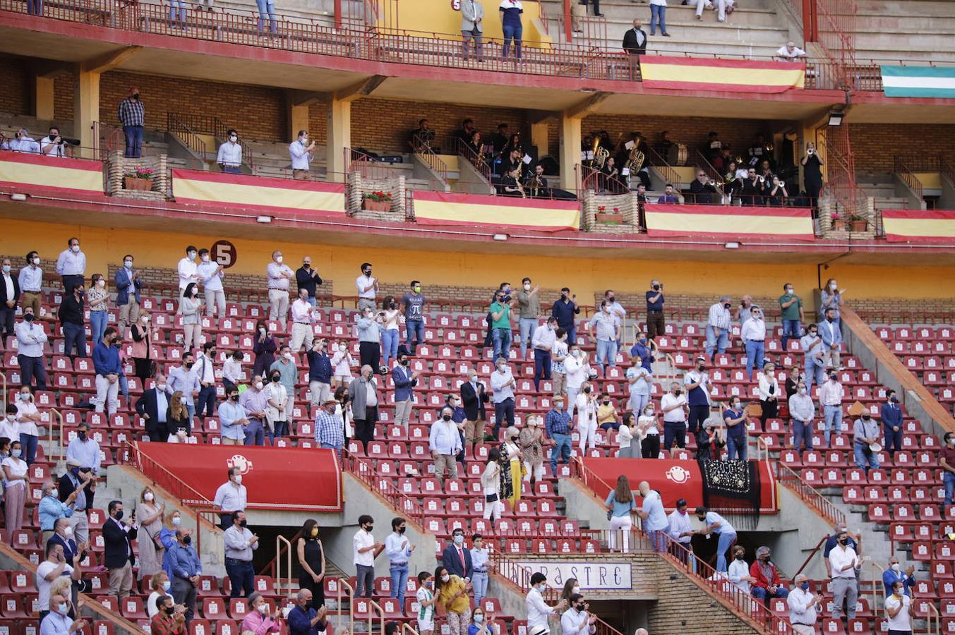 El ambiente en el tendido, en la novillada de la Feria Taurina de Córdoba