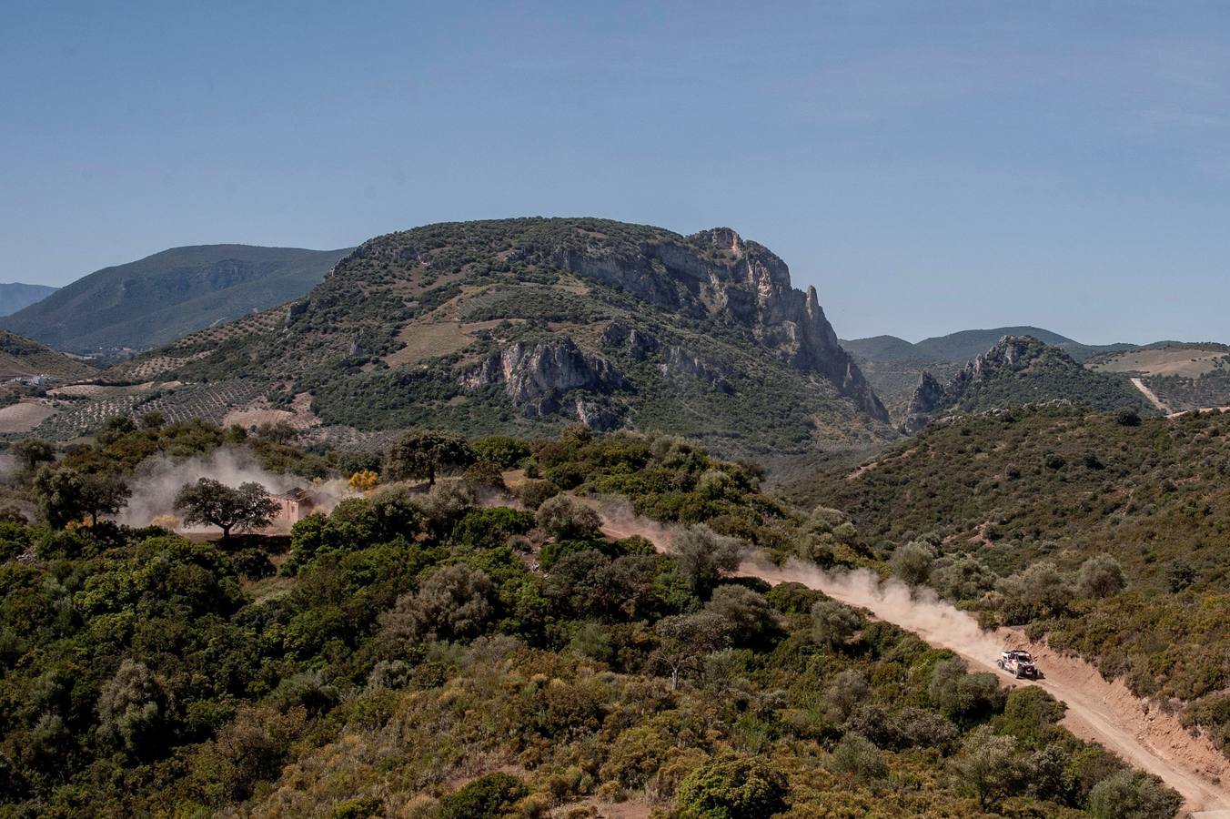 El paso de Carlos Sainz por Palma del Río y Santaella con el Andalucía Rally, en imágenes