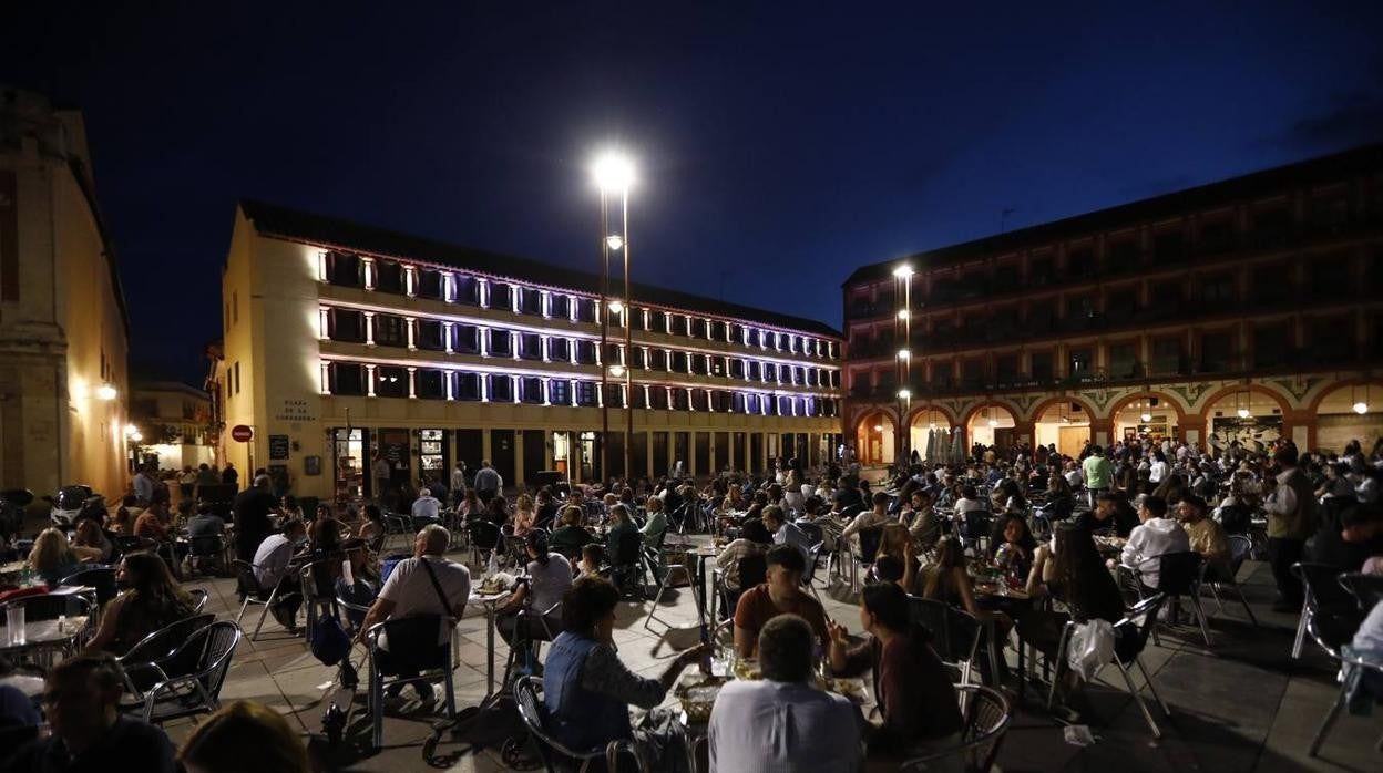 La iluminación de Doña Jacinta de Córdoba, en imágenes