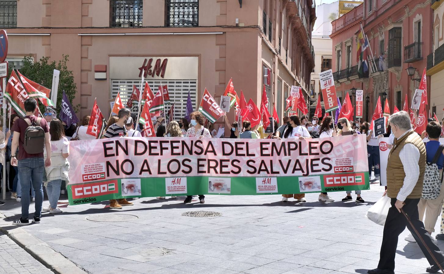 Protesta de los trabajadores de H&amp;M en Sevilla