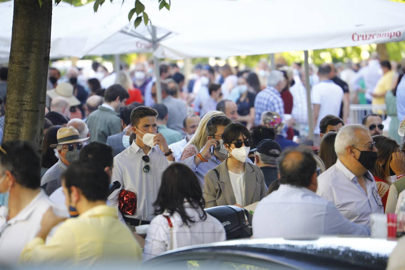 Toros en Córdoba | El ambiente de la primera corrida de la Feria de Mayo, en imágenes