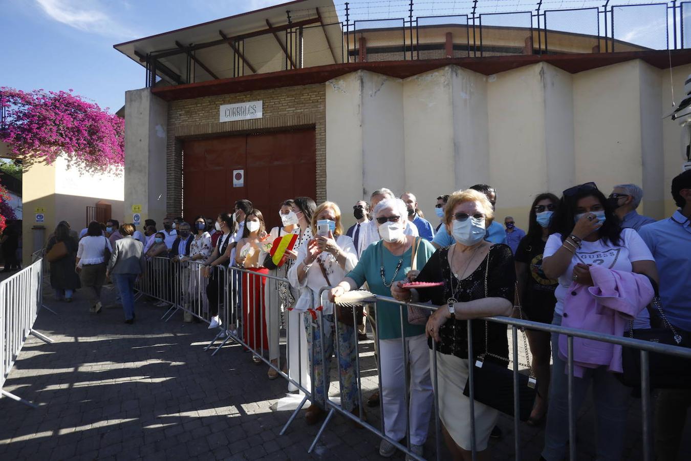 Toros en Córdoba | El ambiente de la primera corrida de la Feria de Mayo, en imágenes