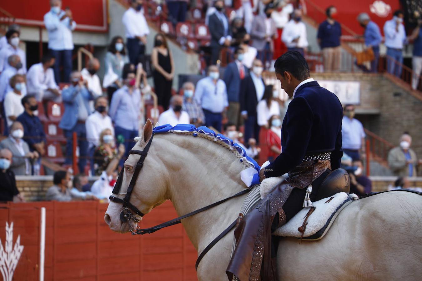 Toros en Córdoba | El ambiente de la primera corrida de la Feria de Mayo, en imágenes