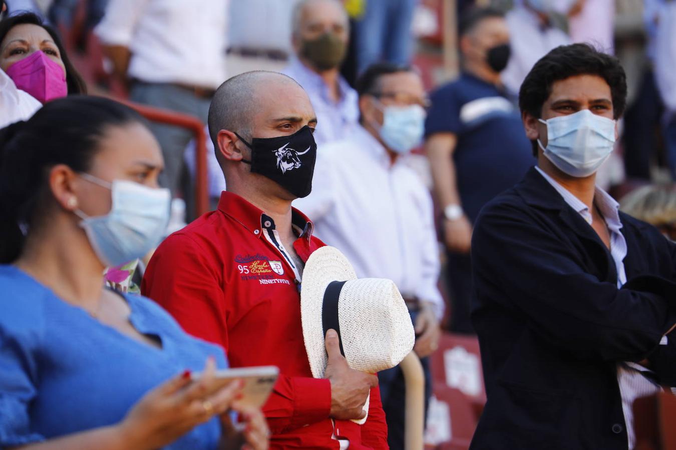 Toros en Córdoba | El ambiente de la primera corrida de la Feria de Mayo, en imágenes