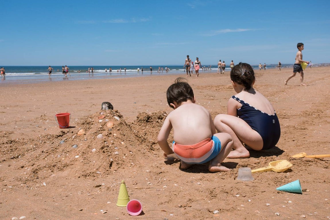 Ambiente en la playa de Punta Umbría
