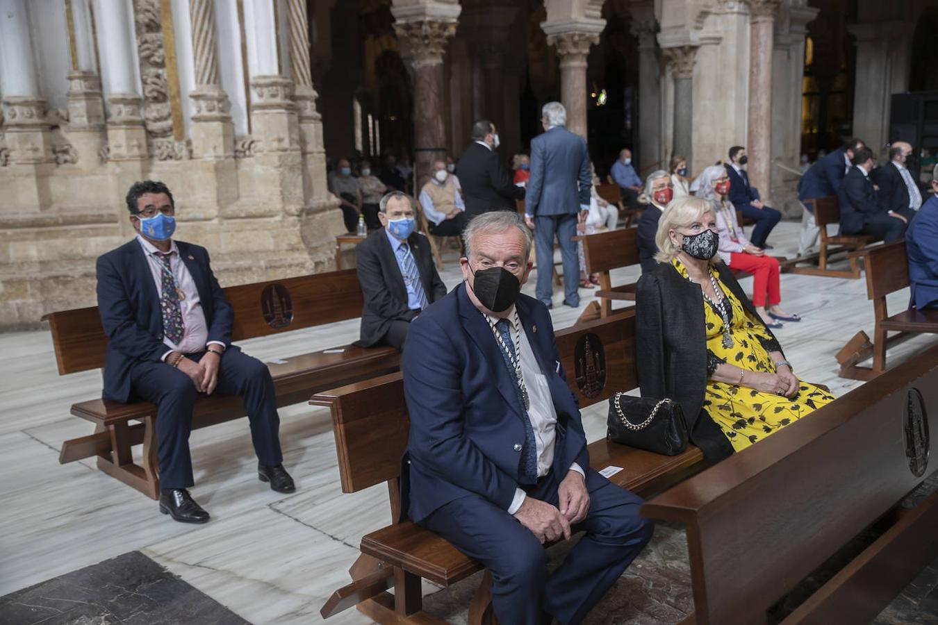 La cita de las hermandades de Gloria en la Catedral de Córdoba, en imágenes