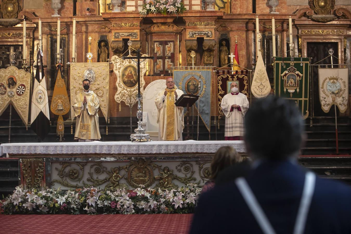 El obispo de Córdoba apoya que haya procesiones: «Necesitamos proclamar la fe en las calles»