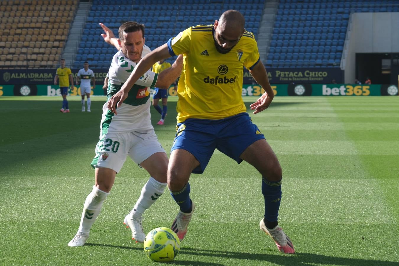 FOTOS: Las imágenes del Cádiz CF - Elche en Carranza