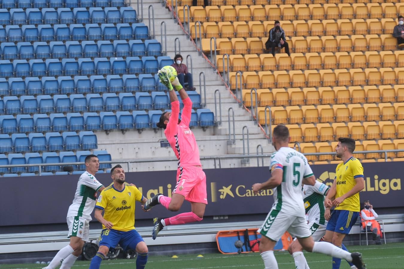 FOTOS: Las imágenes del Cádiz CF - Elche en Carranza