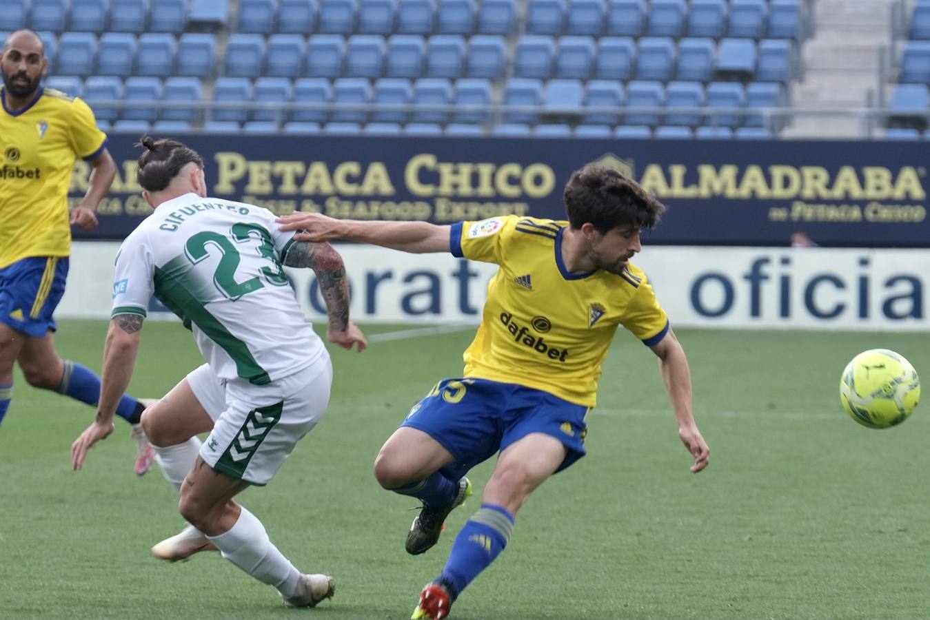 FOTOS: Las imágenes del Cádiz CF - Elche en Carranza