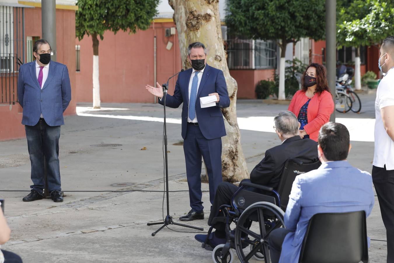 Los fotógrafos Serrano ya tienen calle en Sevilla