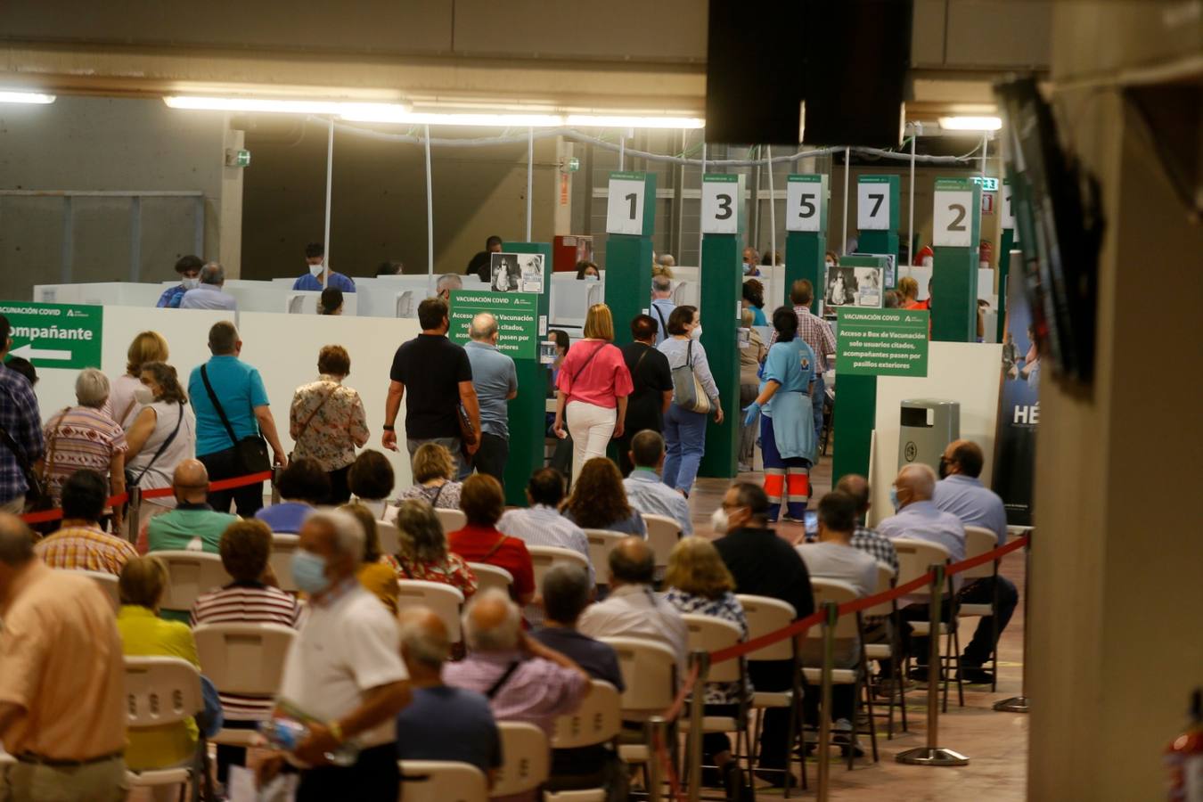 El estadio de la Cartuja cumple un mes como centro de vacunación masiva