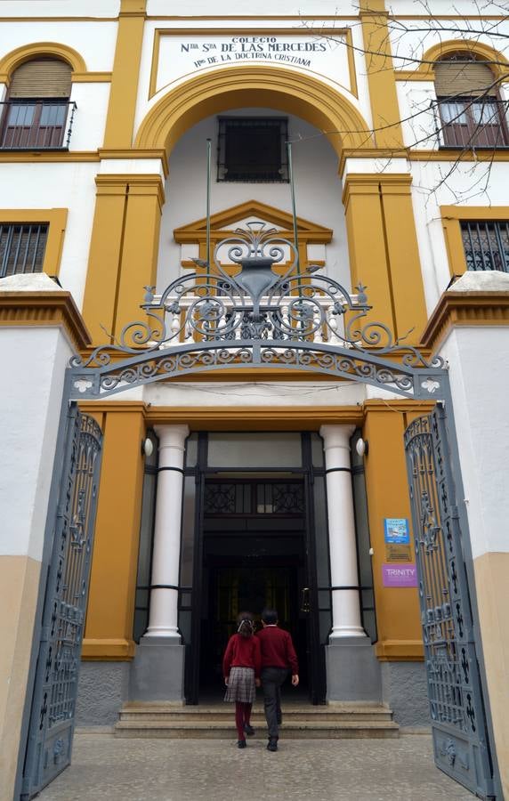 Medalla al Colegio Nuestra Señora de las Mercedes en su 75 aniversario