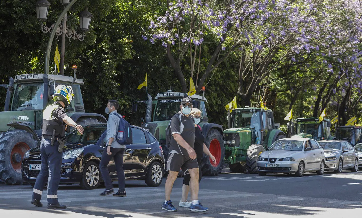Tractores por las calles de Sevilla