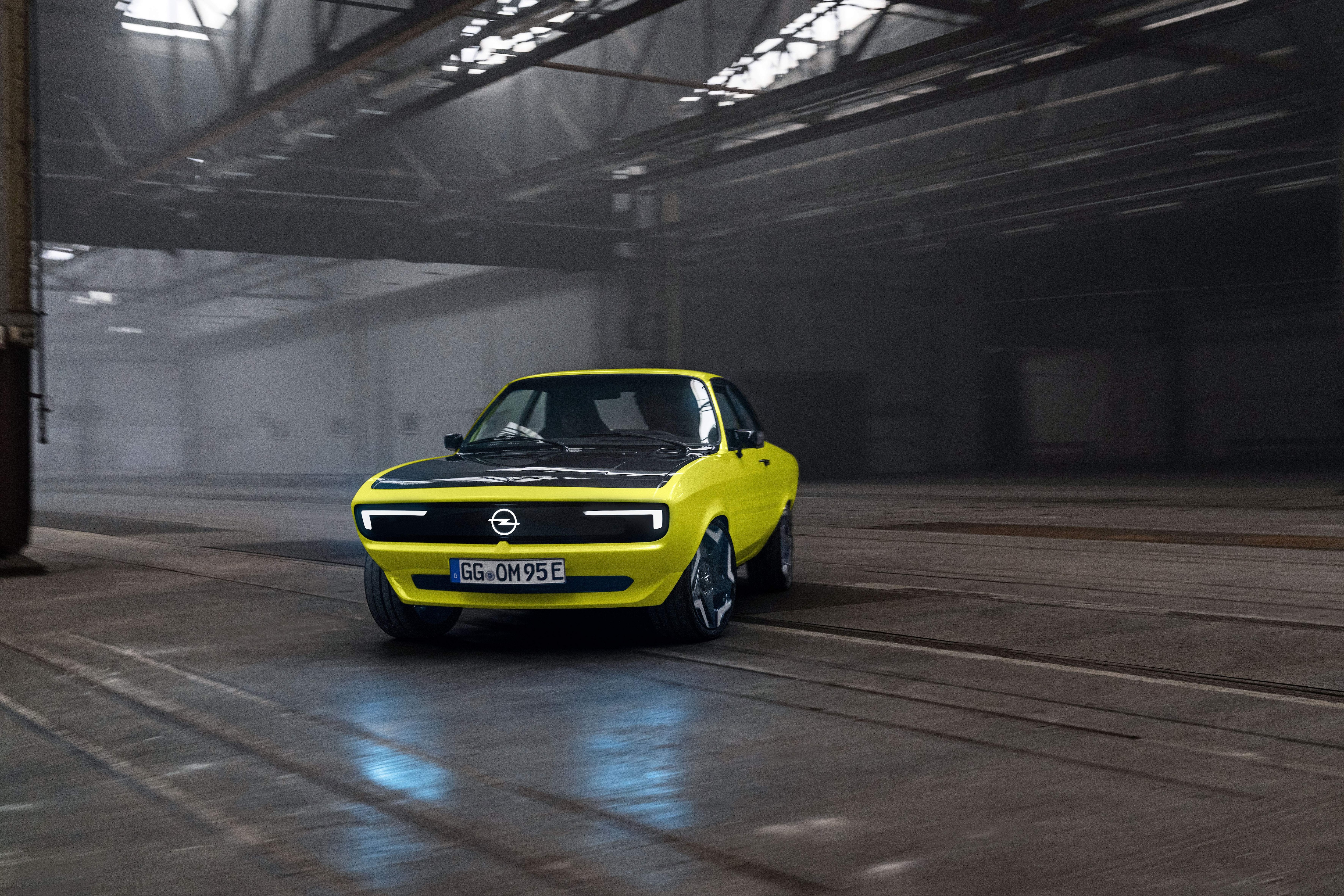 Fotogalería: Tradición y vanguardismo para el clásico Opel Manta que se convierte en eléctrico