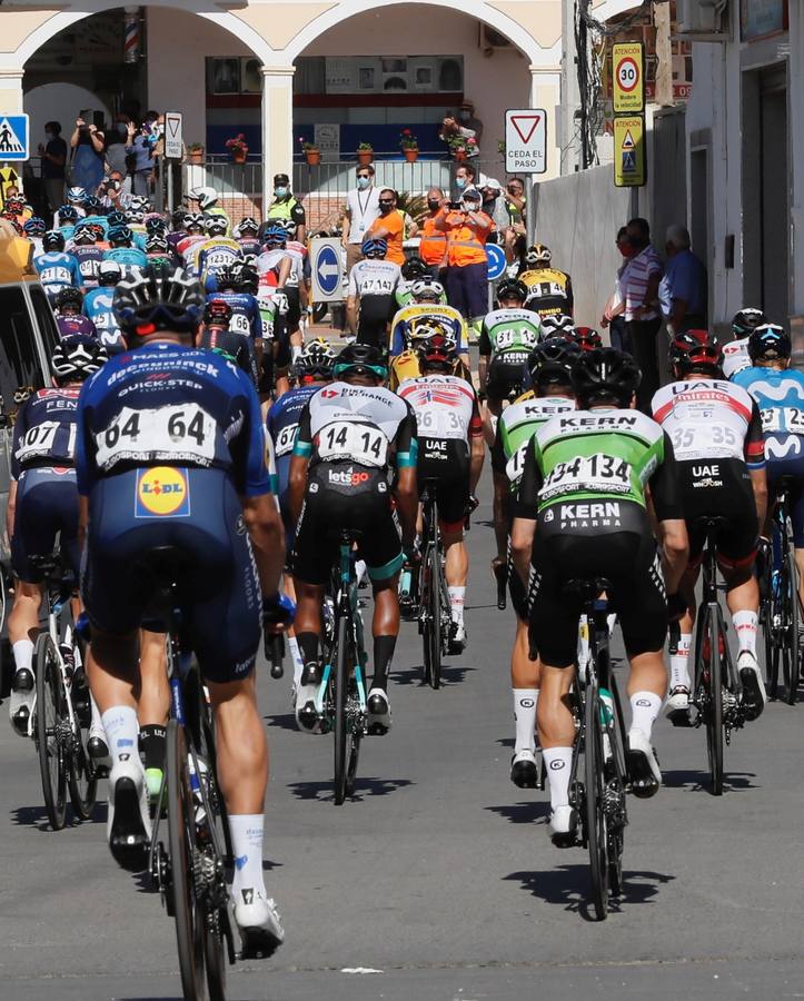 La Vuelta a Andalucía por Iznájar, Lucena, Cabra, Priego y Almedinilla, en imágenes