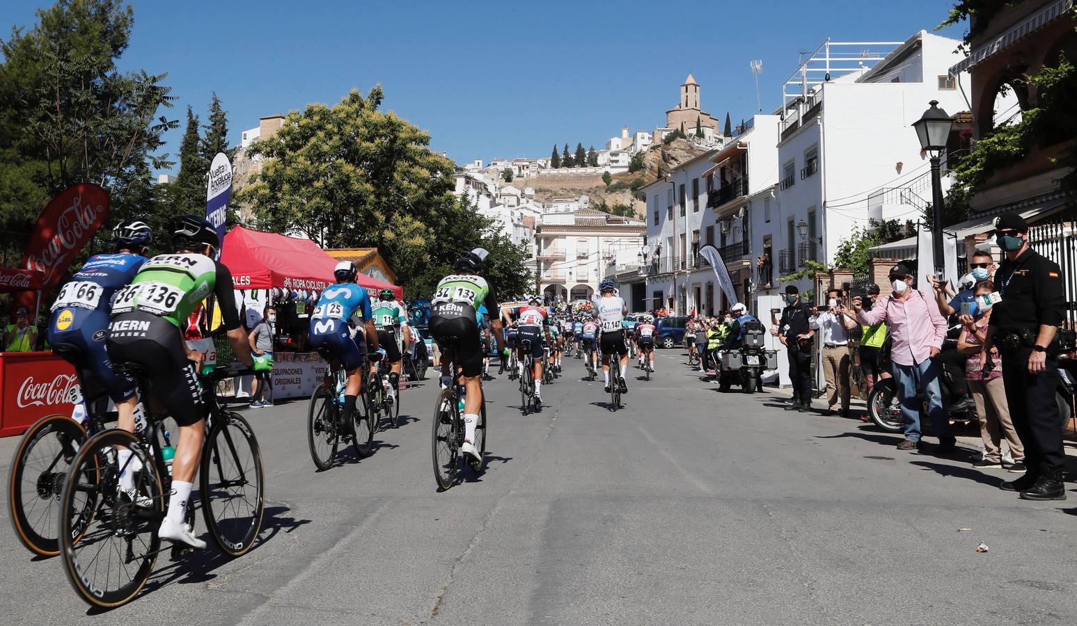 La Vuelta a Andalucía por Iznájar, Lucena, Cabra, Priego y Almedinilla, en imágenes