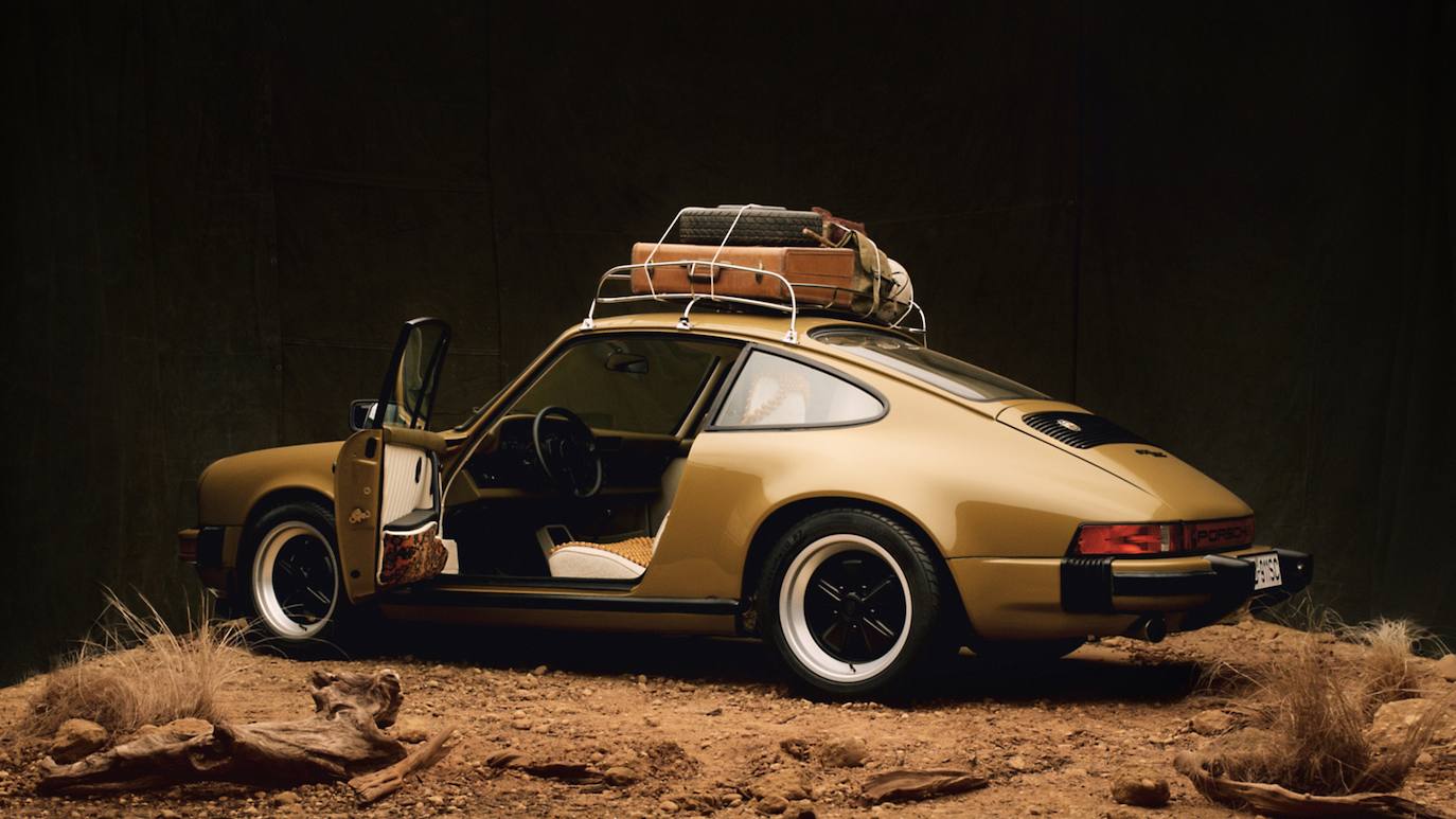 Un Porsche 911 SC, protagonista de la colección de Aimé Leon Dore en Nueva York