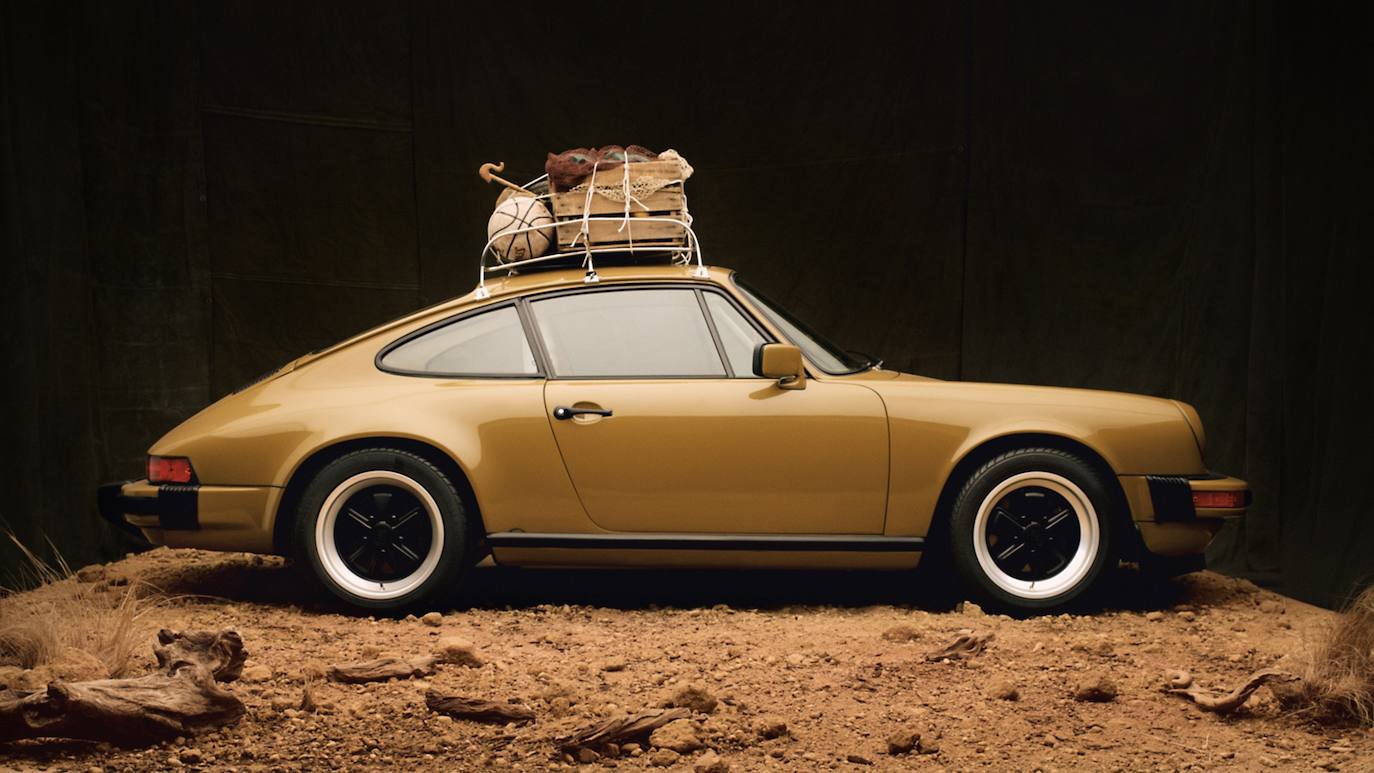 Un Porsche 911 SC, protagonista de la colección de Aimé Leon Dore en Nueva York