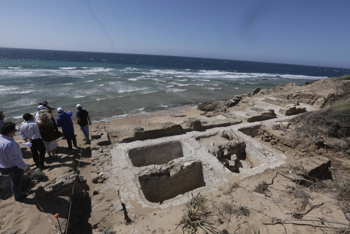El yacimiento de Caños de Meca, en fotos: una necrópolis de la Edad de Bronce, termas, piscifactoría...
