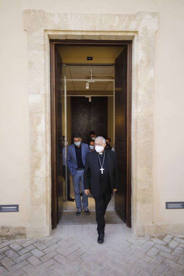 La recepción del obispo de Córdoba a los periodistas, en imágenes