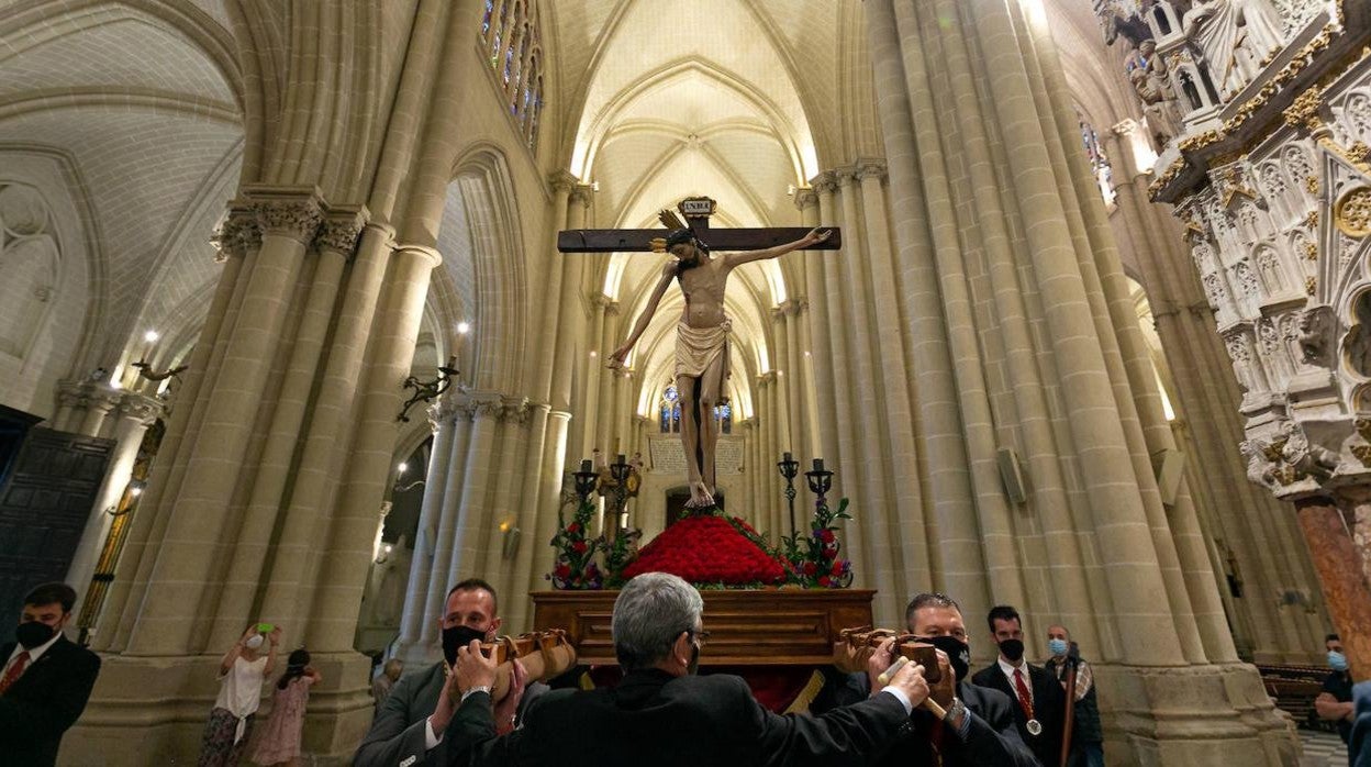 Los &#039;reviernes&#039; del Cristo de la Vega, en la catedral de Toledo