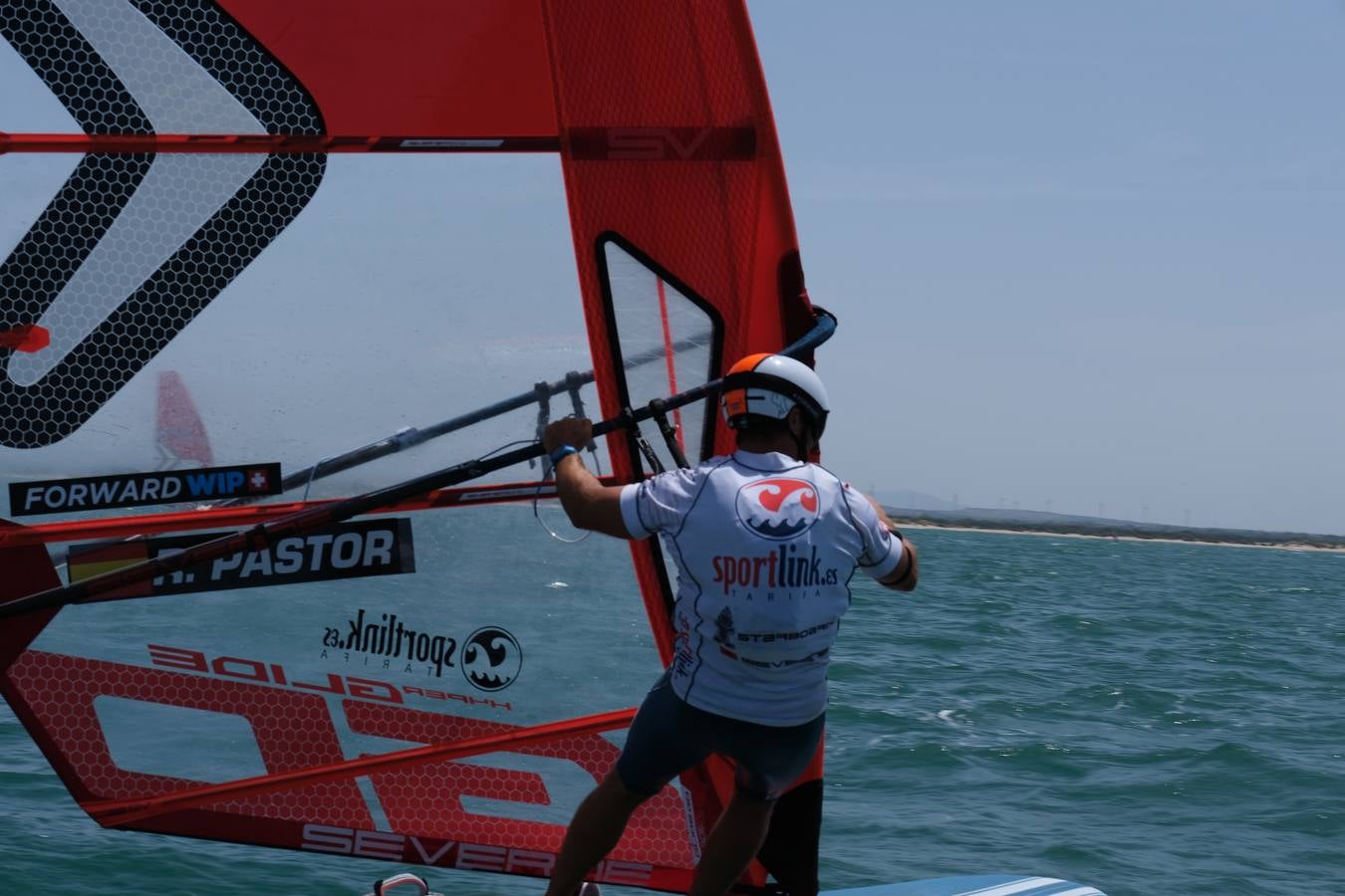 FOTOS: Las imágenes más espectaculares de la Copa de España de Windsurf, en la bahía de Cádiz