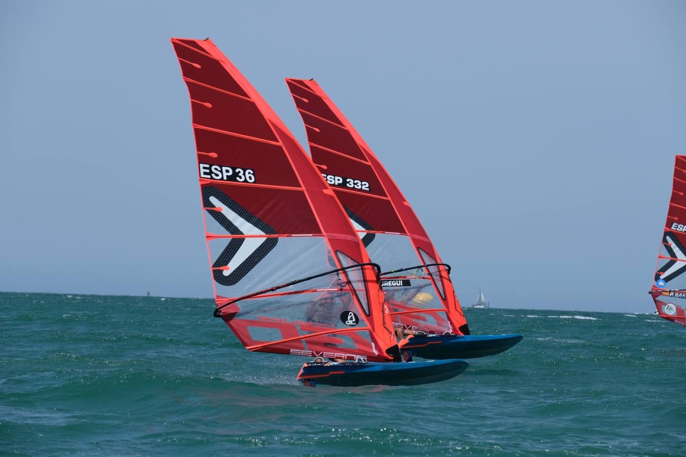 FOTOS: Las imágenes más espectaculares de la Copa de España de Windsurf, en la bahía de Cádiz