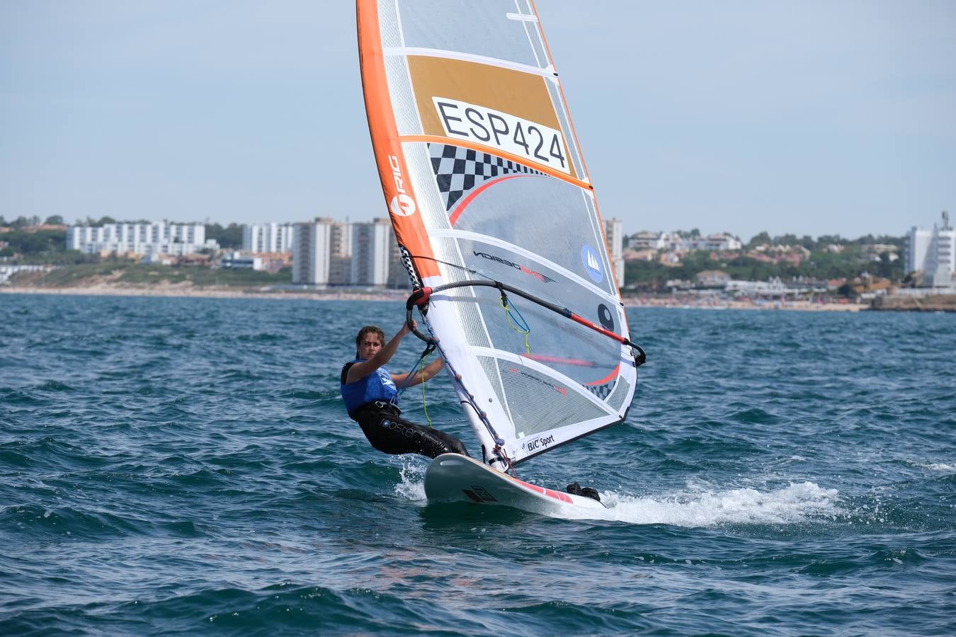 FOTOS: Las imágenes más espectaculares de la Copa de España de Windsurf, en la bahía de Cádiz