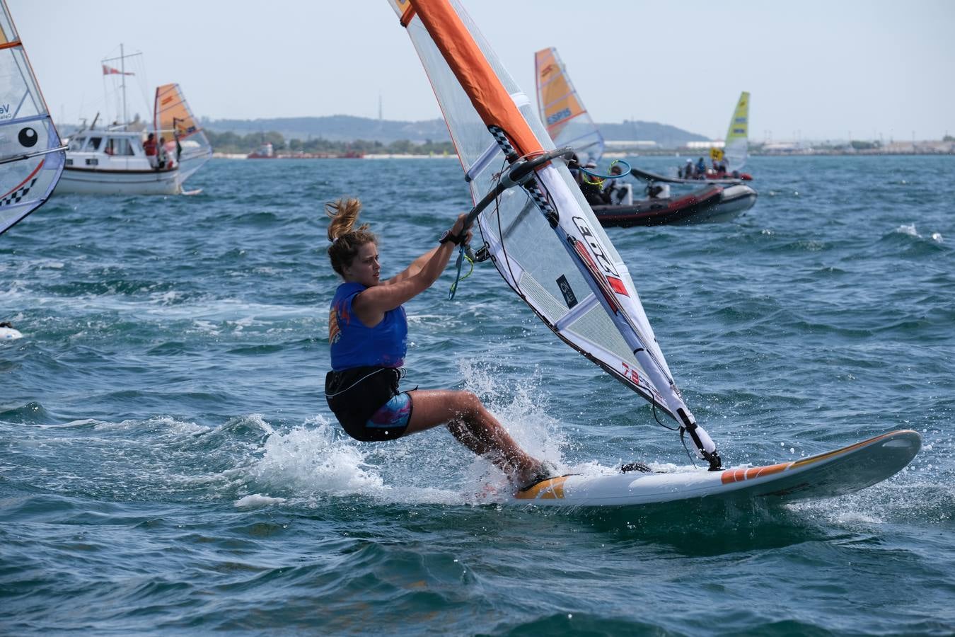 FOTOS: Las imágenes más espectaculares de la Copa de España de Windsurf, en la bahía de Cádiz