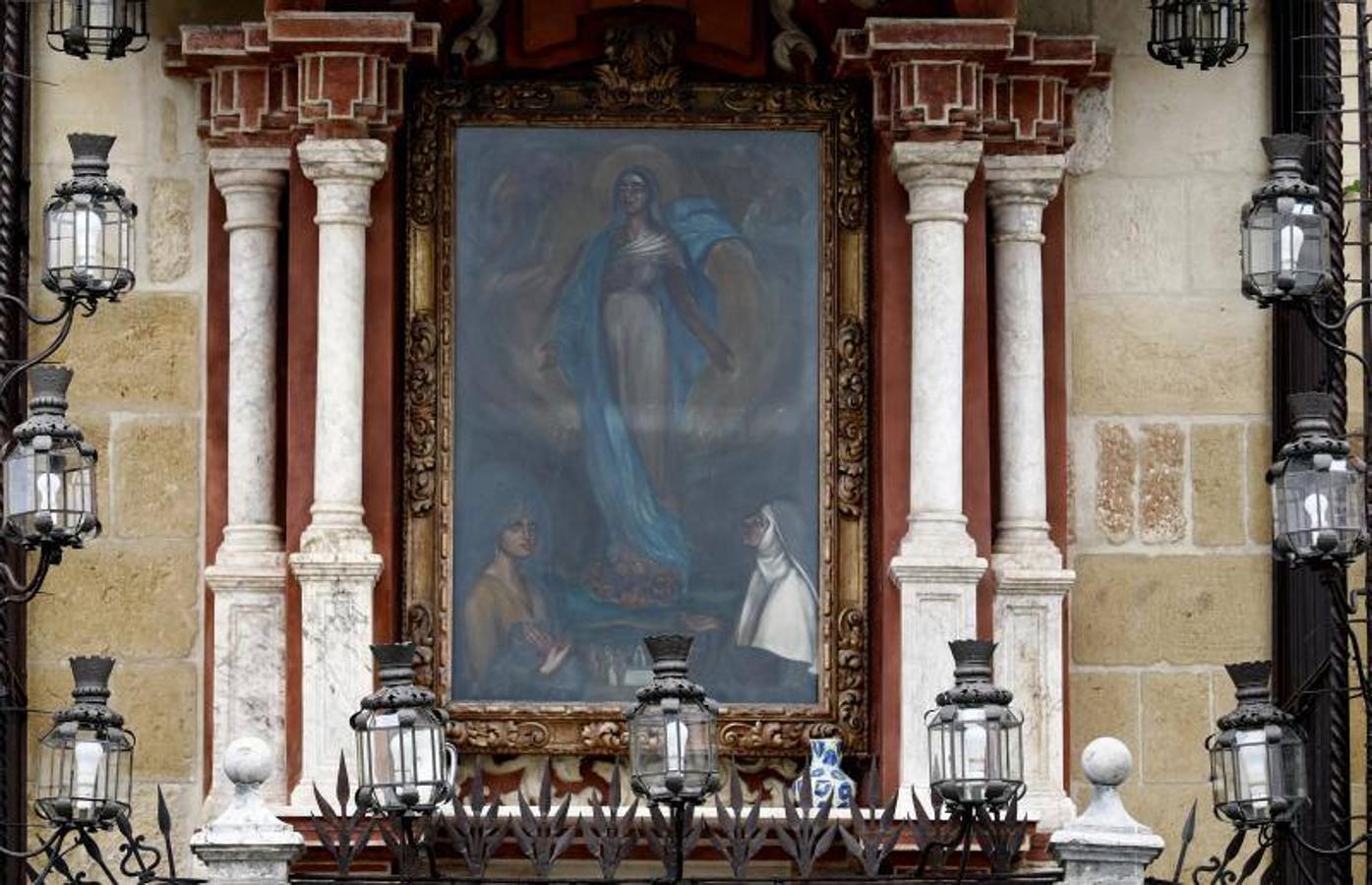 El altar de la Virgen de los Faroles de Córdoba, en imágenes