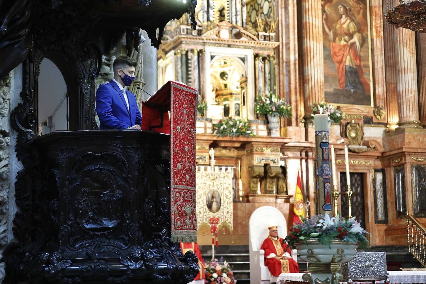 La misa de pentecostés en la Catedral de Córdoba, en imágenes