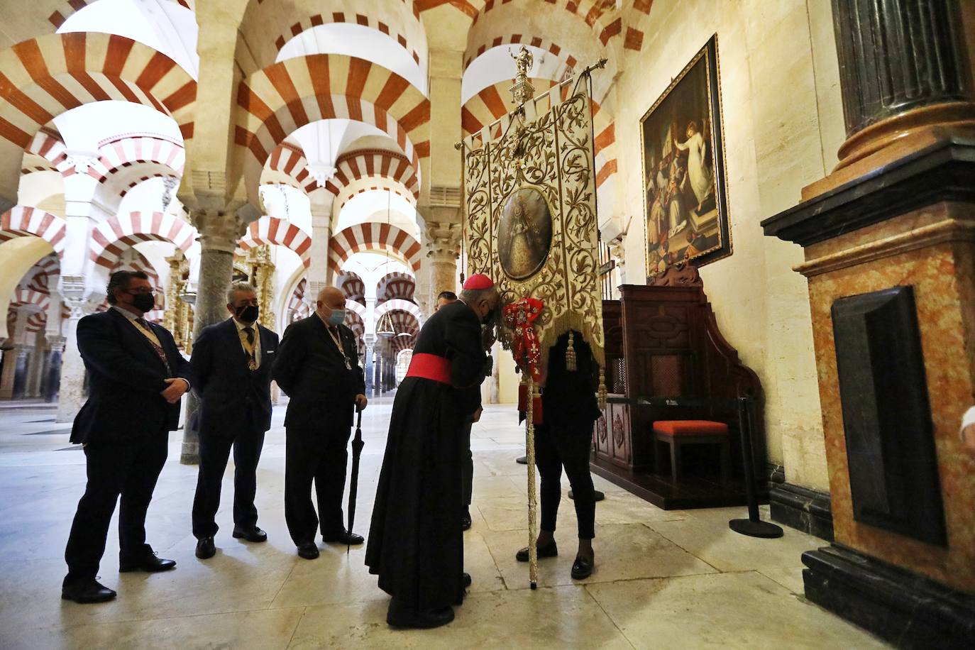 La misa de pentecostés en la Catedral de Córdoba, en imágenes