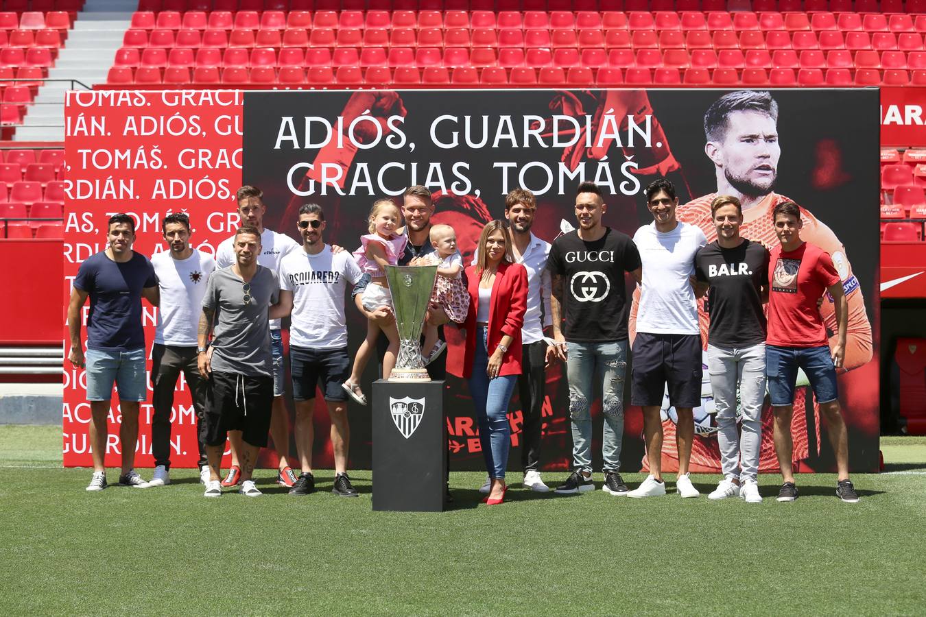 Lágrimas de despedida en el Sevilla FC