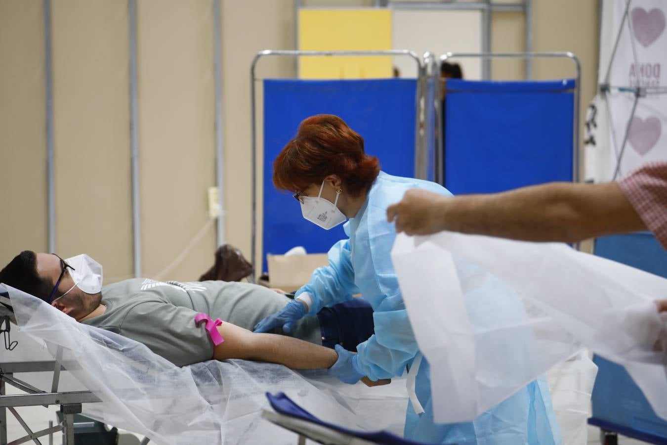 La donación de sangre en el Centro Comercial El Arcángel, en imágenes