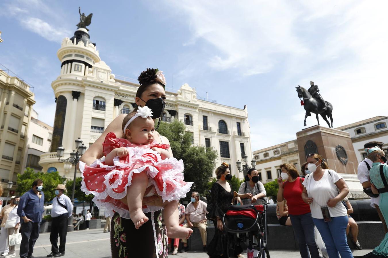 La concentración de mujeres de flamenca en Córdoba, en imágenes