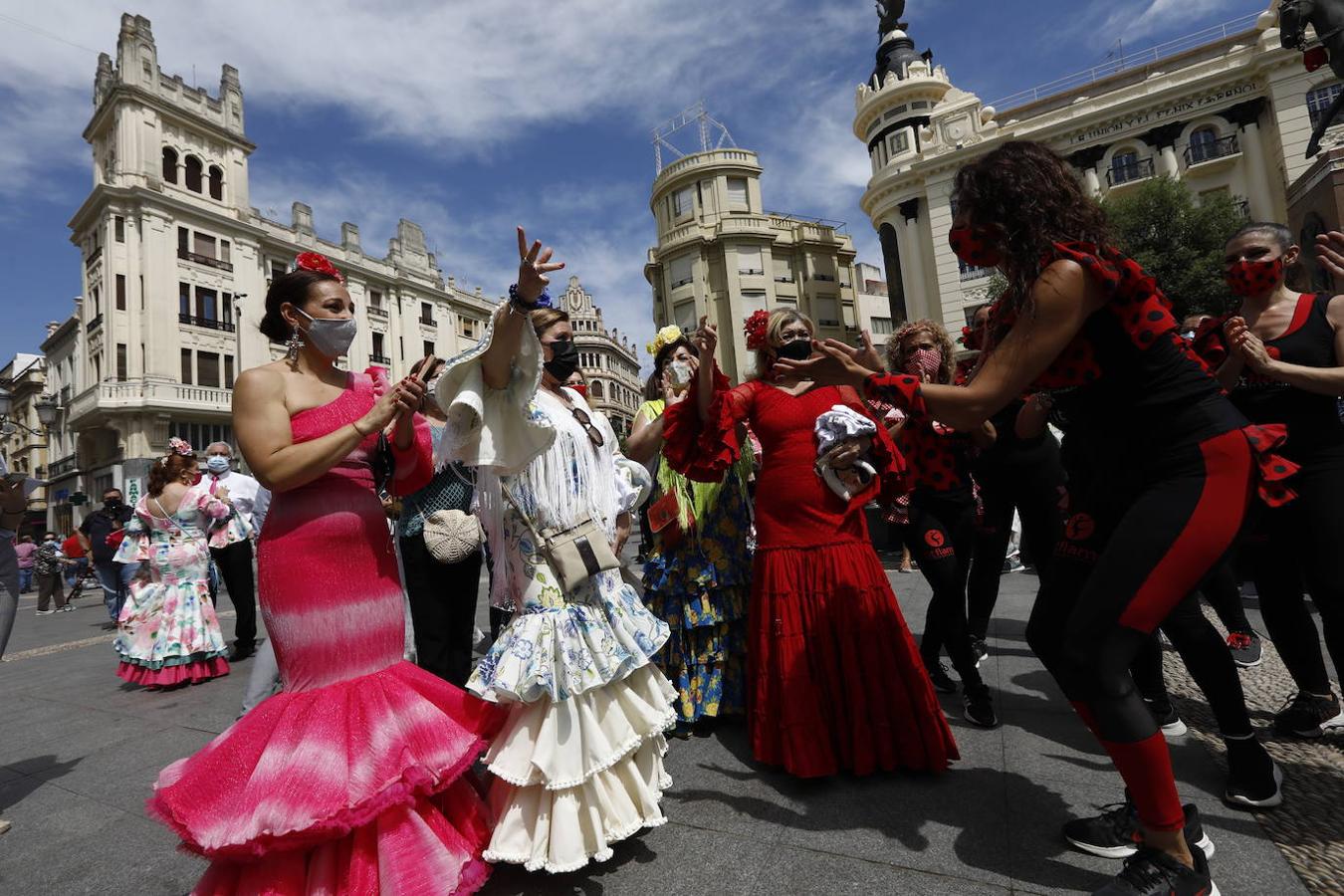 La concentración de mujeres de flamenca en Córdoba, en imágenes