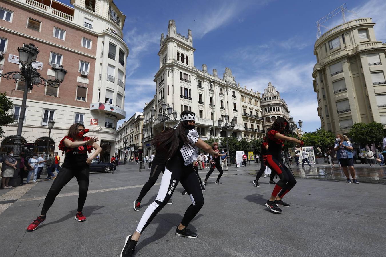 La concentración de mujeres de flamenca en Córdoba, en imágenes