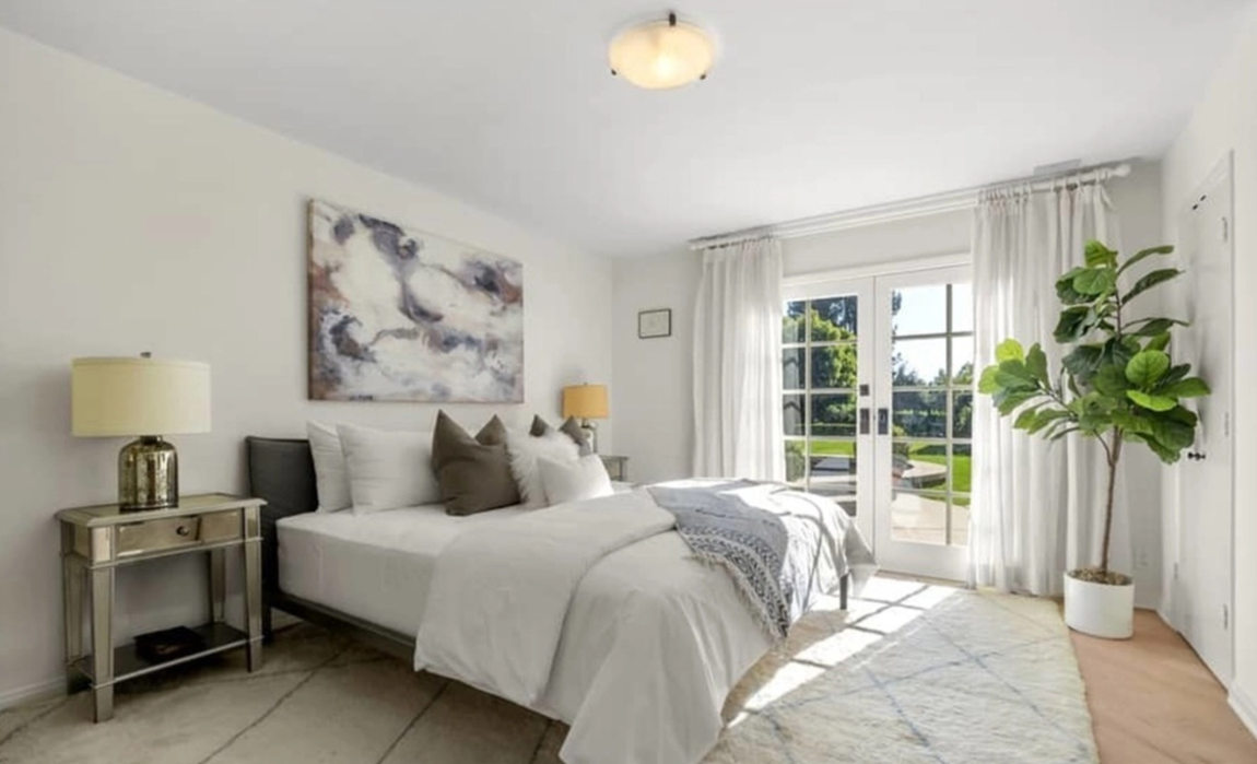 Así es la casa que ha vendido Katy Perry. Dos de las habitaciones restantes están en el nivel principal e incluyen baño propio y la última, pensada más bien para el servicio, está ubicada sobre el garaje, junto a un pequeño gimnasio.